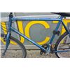 Image 2 : BLUE RALEIGH BIKE