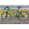 Image 1 : GREEN JOHN DEERE BIKE