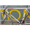 Image 2 : WHITE ROAD KING BIKE