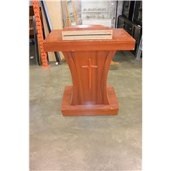 ROLLING WOOD PODIUM