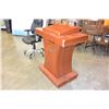 Image 3 : ROLLING WOOD PODIUM