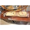 Image 1 : VINTAGE GOLF CLUBS AND WOODEN TEES