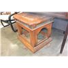 Image 3 : 2 DRAWER DESK AND GLASS AND WALNUT SIDETABLE