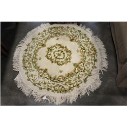 ROUND FRINGED AREA CARPET