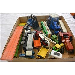 TRAY OF COLLECTIBLE TOY TRACTORS AND CARS