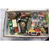Image 1 : CIGAR BOX OF COLLECTIBLES