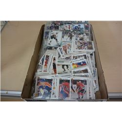 TRAY OF COLLECTIBLE HOCKEY CARDS