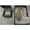 Image 1 : DIAMONETTE RING BAND AND TWO RHINESTONE PENDANTS ON CHAIN