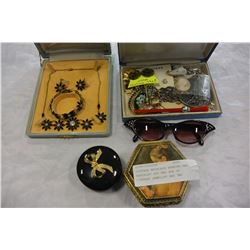 VINTAGE NECKLACE EARRING AND BRACELET SET AND BOX OF VINTAGE JEWELLRY AND TWO DRESSER DISHES