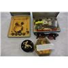 Image 1 : VINTAGE NECKLACE EARRING AND BRACELET SET AND BOX OF VINTAGE JEWELLRY AND TWO DRESSER DISHES