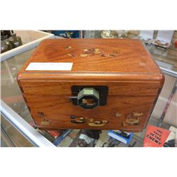 PAINTED CARVED JEWELERY BOX