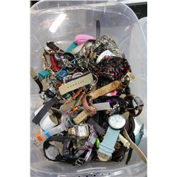 TOTE OF WATCHES