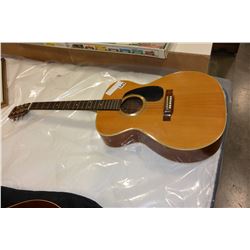 MASTERWORKS ACOUSTIC GUITAR