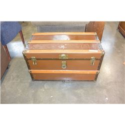 METAL STORAGE TRUNK WITH TRAY