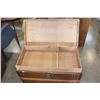 Image 3 : METAL STORAGE TRUNK WITH TRAY