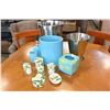 Image 1 : 2 STAINLESS GARABGE BINS, DECORATIVE BLUE AND FLORAL BATHROOM VANITY ITEMS