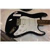 Image 3 : STARCASTER FENDER ELECTRIC GUITAR