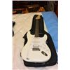 Image 1 : FENDER SQUIRE WHITE ELECTRIC GUITAR AND CASE