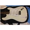 Image 3 : FENDER SQUIRE WHITE ELECTRIC GUITAR AND CASE