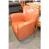 Image 2 : ORANGE LEATHER ARMCHAIR