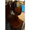 Image 1 : VINTAGE VANITY WITH STOOL