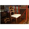 Image 2 : OAK DINING TABLE WITH 2 LEAFS AND FIVE CHAIRS