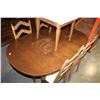 Image 3 : OAK DINING TABLE WITH 2 LEAFS AND FIVE CHAIRS