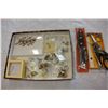 Image 1 : TRAY OF JEWELLRY AND VINTAGE SCISSORS