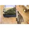 Image 1 : 9 FOOT INFLATEABLE RAFT WITH OARS