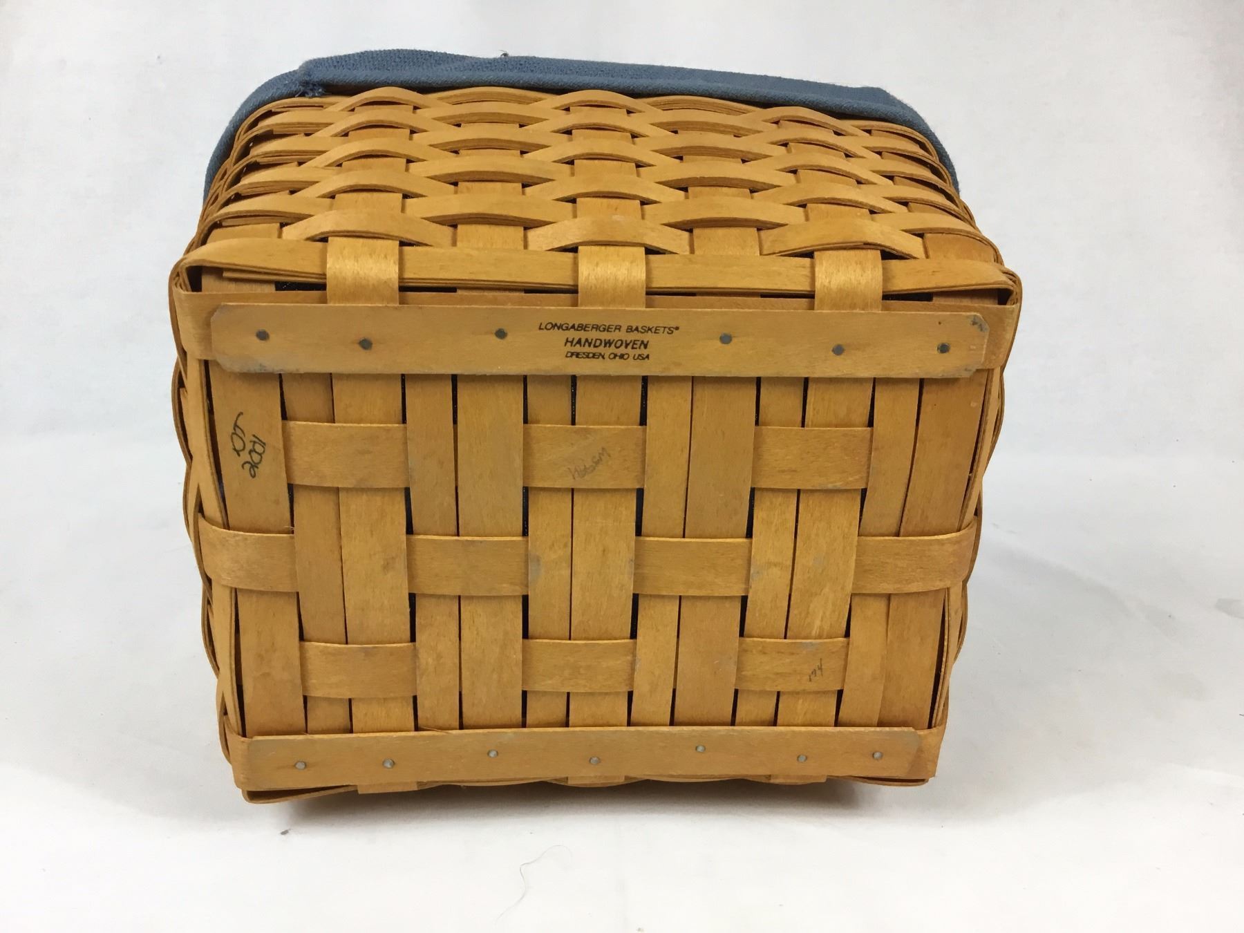 Longaberger 2001 Basket W Cloth And Plastic Liner