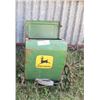 Image 1 : John Deer Seeder