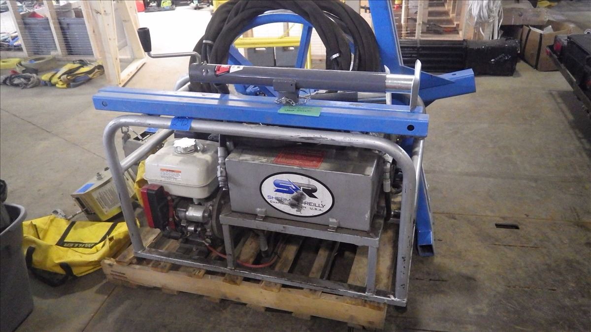 CONDUX CABLE PULLER WITH POWER PACK, SELF STAND AND HITCH MOUNT