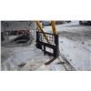 Image 2 : BOBCAT FORKLIFT ATTACHMENT WITH FORK EXTENSIONS