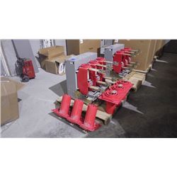 SQUARE "D" UNUSED MEDIUM VOLTAGE CIRCUIT BREAKER 4.76 KV COMPLETE WITH COUPLERS