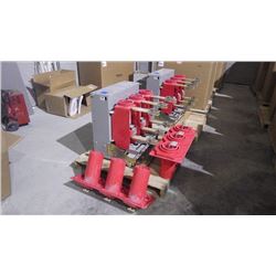 SQUARE "D" UNUSED MEDIUM VOLTAGE CIRCUIT BREAKER 4.76 KV COMPLETE WITH COUPLERS