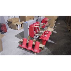 SQUARE "D" UNUSED MEDIUM VOLTAGE CIRCUIT BREAKER 4.76 KV COMPLETE WITH COUPLERS