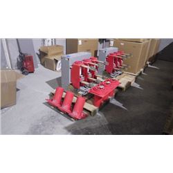 SQUARE "D" UNUSED MEDIUM VOLTAGE CIRCUIT BREAKER 4.76 KV COMPLETE WITH COUPLERS