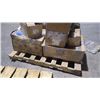 Image 6 : PALLET WITH COUPLERS / USED PUMP / MISC. PARTS / HUB AND MISC.