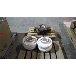 PALLET WITH LARGE CONTROL BLOCK AND 2 PUMP IMPELLARS