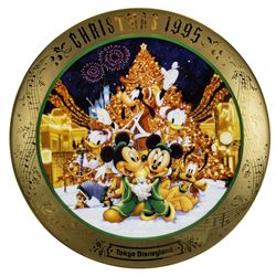 Set of (16) Tokyo Disneyland Christmas Plates.