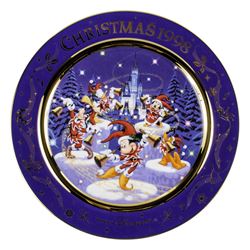 Tokyo Disneyland 1999 クリスマス 記念プレート Set of (16) Tokyo Disneyland Christmas Plates.