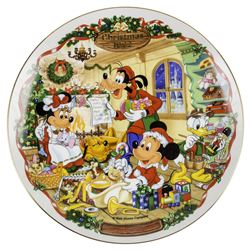 Set of (16) Tokyo Disneyland Christmas Plates.