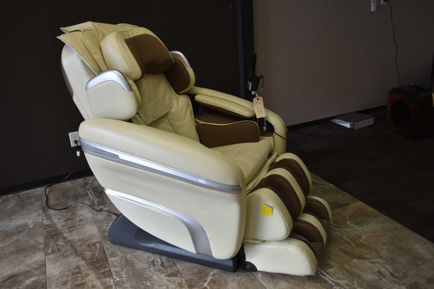 Eos SMART chairzero gravity massage chair, model Eos701 with 51 air