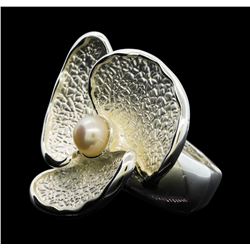 Petal Pearl Ring - Rhodium Plated