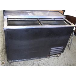 TRUE SLIDING TOP ICE CREAM FREEZER