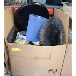 LARGE BOX OF SQUEEZE BOTTLES AND RUBBER BAR MATS