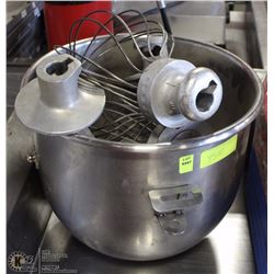 LARGE MIXER BOWL WITH 4 ATTACHMENTS