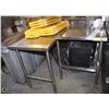Image 1 : STAINLESS STEEL CORNER WORK TABLE