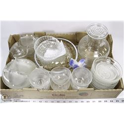 11) BOX OF GLASS ITEMS INCL WATER JUG, SALAD BOWL,