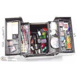 LARGE SILVER MAKE-UP CASE FULL OF NAIL,